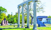  Guild Park and Gardens - старинный парк на утесах Scarborough Bluffs...